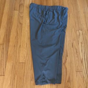 Talbots size large, full, light weight cropped pant.